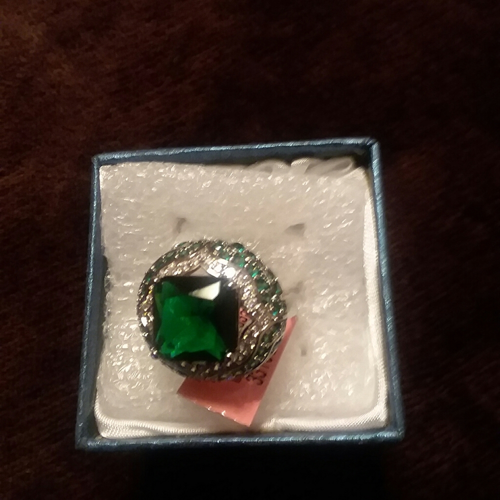 Ladies Ring